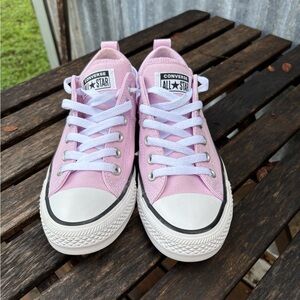 CONVERSE Women's Chuck Taylor All Star Madison Low Top Sneaker